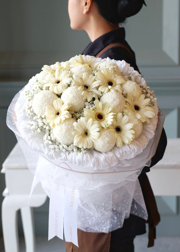 Ivory Grace Bouquet