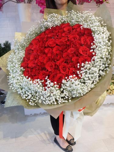 150 roses of Red Perfection – Madame Florist